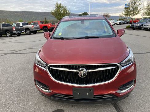 Used 2020 Buick Enclave Essence w/ Sound and Sites Package AWD/4WD image 2