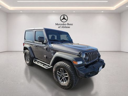 Used 2025 Jeep Wrangler Sport AWD/4WD image 10