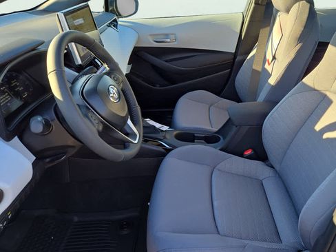 Used 2026 Toyota Corolla SE w/ SE Package image 17