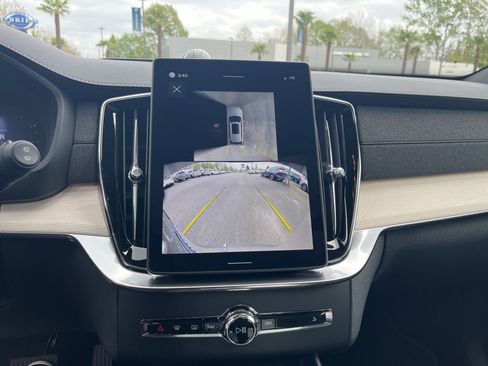 Certified 2025 Volvo XC90 T8 Ultra AWD/4WD image 26