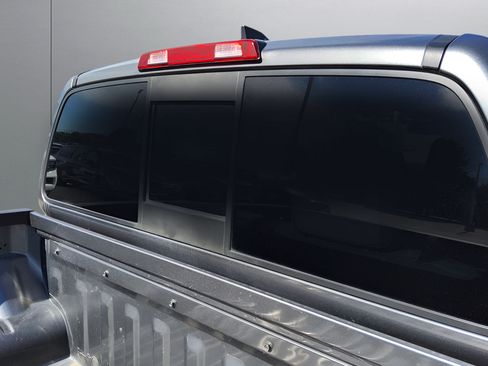 Used 2022 Nissan Frontier SV RWD image 43