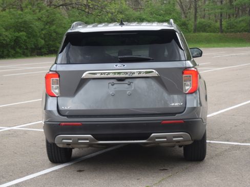Used 2023 Ford Explorer XLT w/ Equipment Group 202A image 25