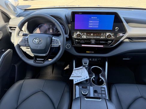 New 2026 Toyota Highlander Limited AWD/4WD image 23