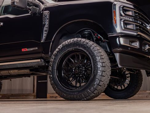 Used 2024 Ford F250 Limited image 14