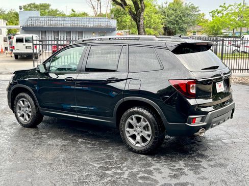 Used 2025 Honda Passport TrailSport image 4