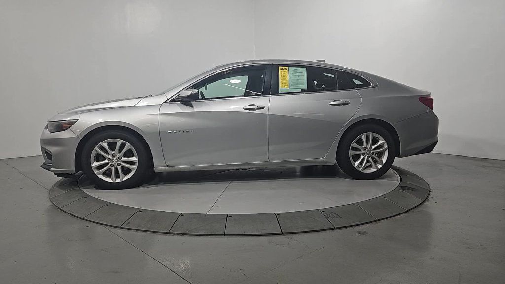 Used 2016 Chevrolet Malibu LT w/ Driver Confidence Package FWD image 2
