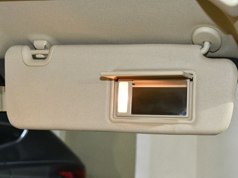 Used 2015 Toyota Highlander Plus image 26