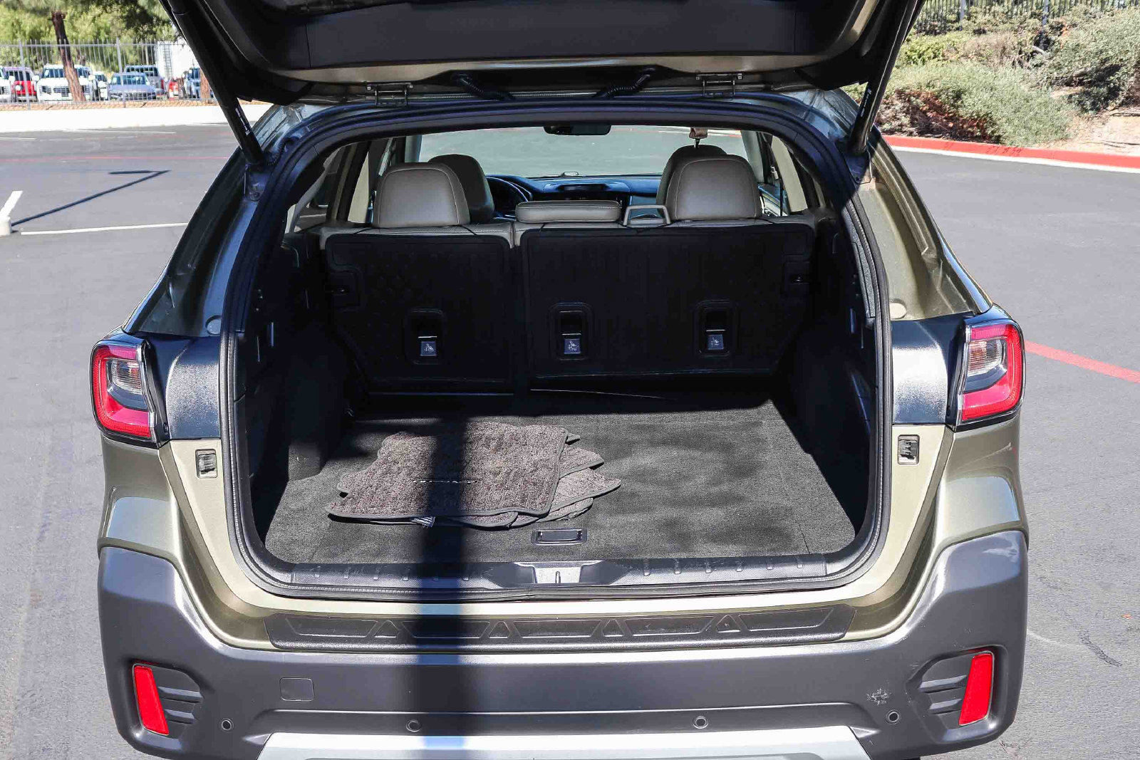 Used 2020 Subaru Outback Limited XT w/ Popular Package #2 AWD/4WD image 33