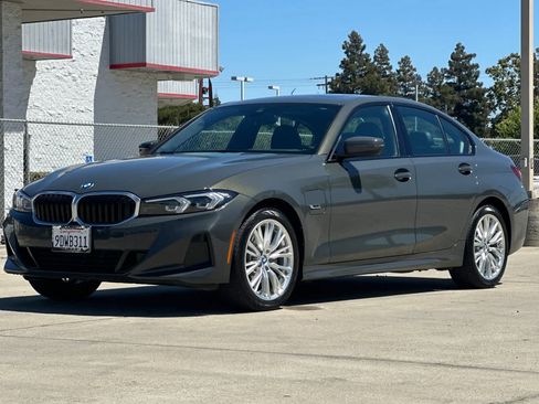 Used 2023 BMW 330e xDrive w/ Premium Package AWD/4WD image 7