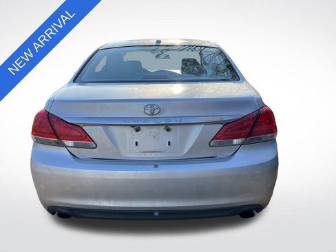 Used 2011 Toyota Avalon Limited image 4