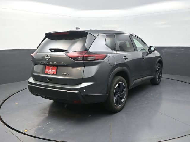 Used 2024 Nissan Rogue SV AWD/4WD image 8