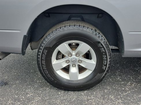 Used 2020 RAM 1500 Classic SLT w/ Luxury Group RWD image 5