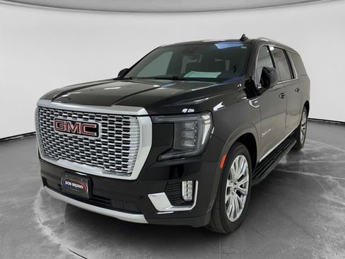 Used 2024 GMC Yukon XL Denali w/ Advanced Technology Package AWD/4WD image 7