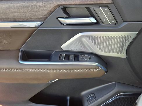 New 2026 GMC Acadia Denali Ultimate AWD/4WD image 11