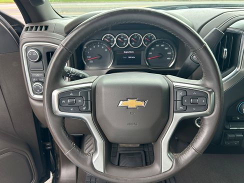Used 2021 Chevrolet Silverado 1500 LT w/ Convenience Package II RWD image 19