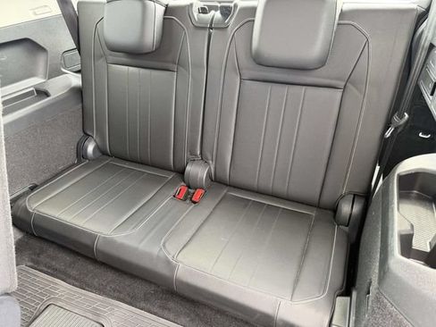 Used 2023 Volkswagen Tiguan SE FWD image 19