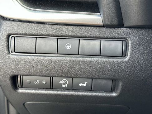 Used 2026 Nissan Rogue SV w/ SV Premium Package image 18