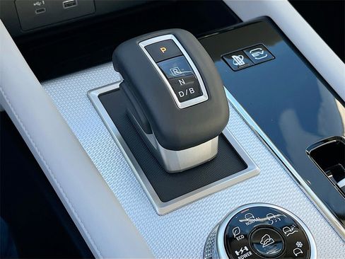 New 2025 Mitsubishi Outlander SEL image 15