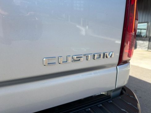 Used 2021 Chevrolet Silverado 2500 Custom w/ Custom Value Package AWD/4WD image 19