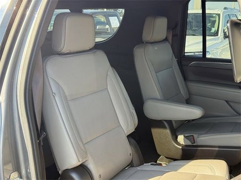 Used 2021 GMC Yukon XL SLT w/ SLT Premium Package image 32