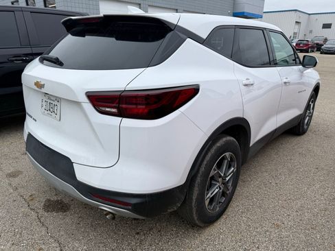 Used 2025 Chevrolet Blazer LT image 2