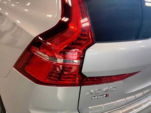 Used 2022 Volvo XC60 T8 R-Design w/ Advanced Package image 28