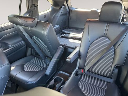 Used 2023 Toyota Highlander XSE AWD/4WD image 13