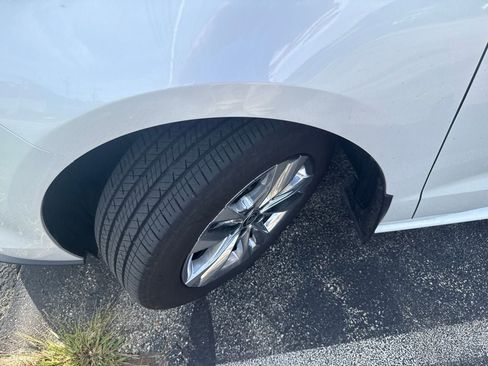 Certified 2026 Toyota Sienna XLE AWD/4WD image 4