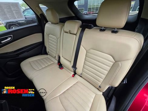 Used 2015 Ford Edge SEL w/ Equipment Group 201A AWD/4WD image 25