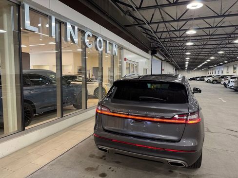 Used 2022 Lincoln Nautilus Reserve AWD/4WD image 9
