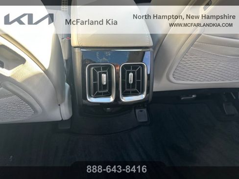 Used 2025 Kia Sorento SX image 22