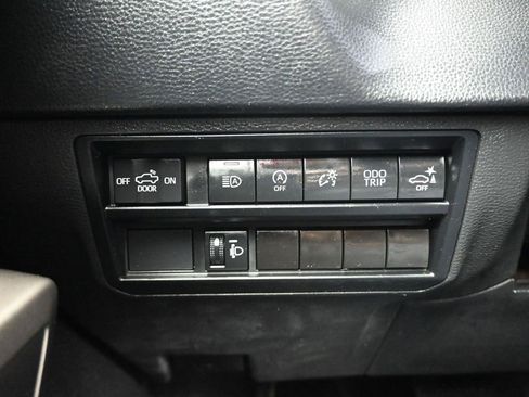 Used 2022 Toyota Tundra SR5 w/ SR5 Convenience Package image 33