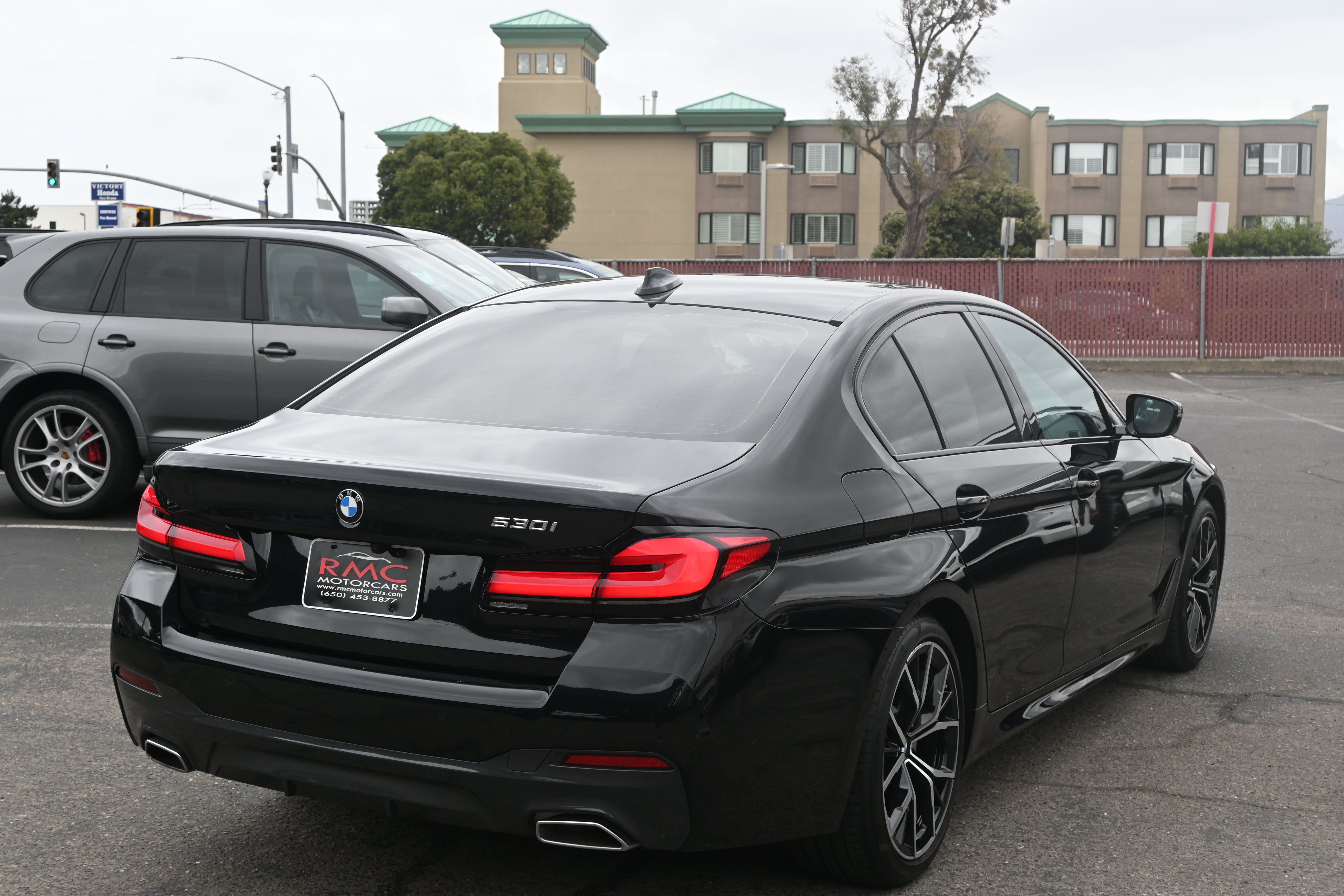 Used 2022 BMW 530i w/ M Sport Package RWD image 17