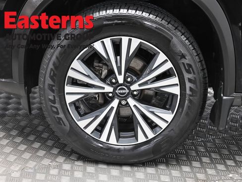 Used 2023 Nissan Rogue SV AWD/4WD image 33