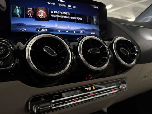 Used 2025 Mercedes-Benz GLA 250 4MATIC image 19