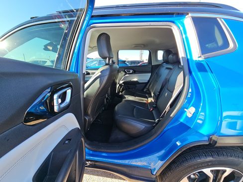 Used 2022 Jeep Compass Limited AWD/4WD image 15
