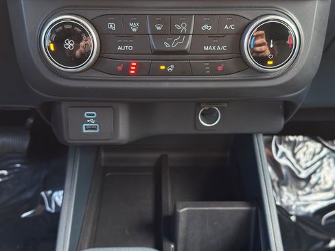 Certified 2024 Ford Maverick XLT w/ XLT Luxury Package image 14