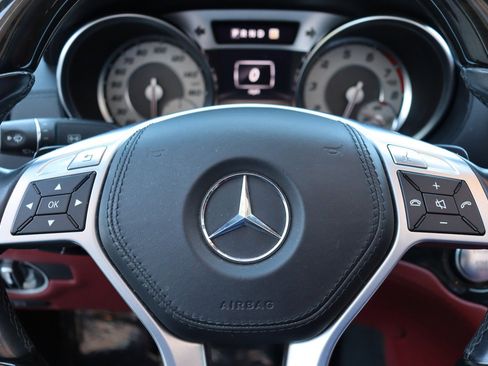 Used 2013 Mercedes-Benz SL 550 image 25