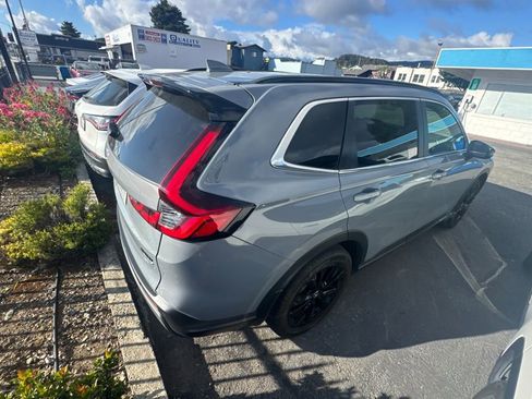 Used 2024 Honda CR-V Sport Touring image 5