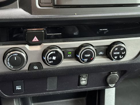 Used 2018 Toyota Tacoma SR image 24