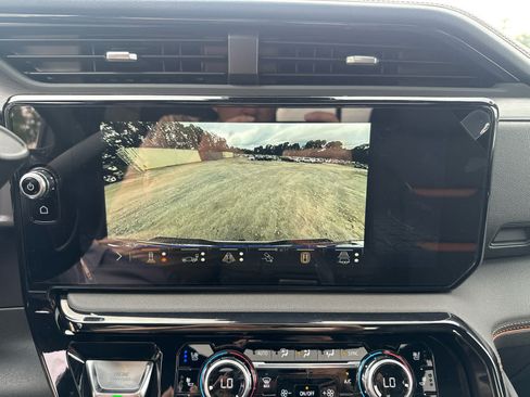 New 2026 GMC Sierra 2500 AT4 w/ Technology Package AWD/4WD image 18