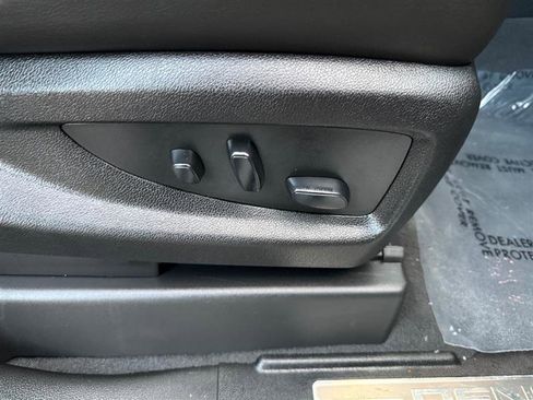 Used 2019 GMC Yukon XL Denali w/ Denali Ultimate Package image 17