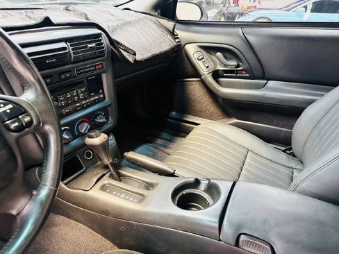Used 2000 Chevrolet Camaro Z28 w/ SS Performance/Appearance Pkg RWD image 36