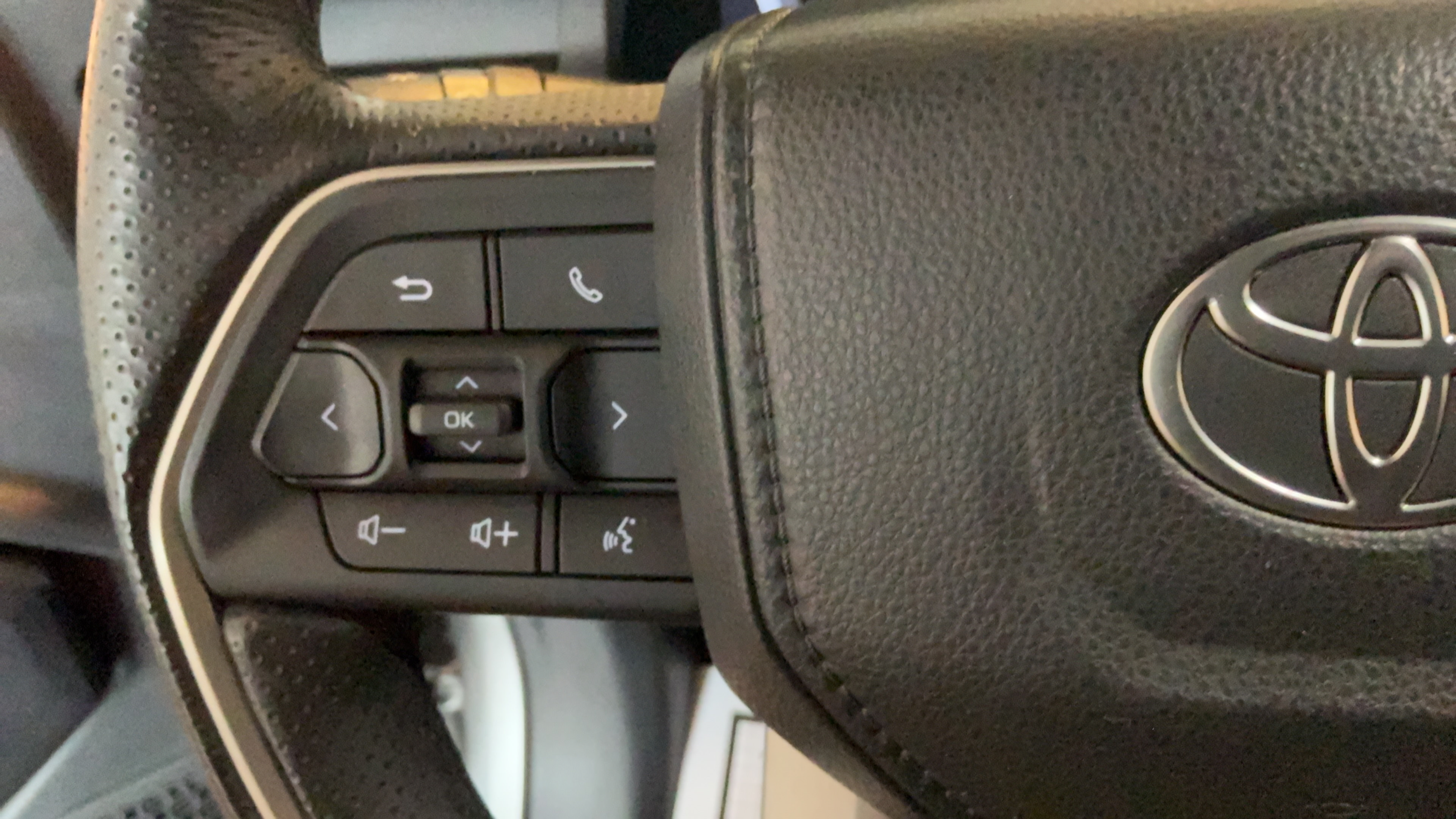Certified 2025 Toyota 4Runner TRD Off-Road Premium AWD/4WD image 16