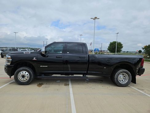 New 2026 RAM 3500 Laramie AWD/4WD image 6