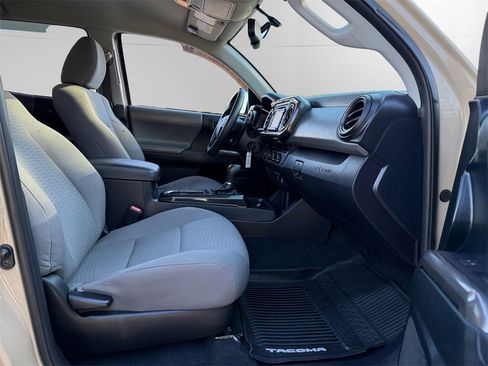 Used 2017 Toyota Tacoma SR5 image 15