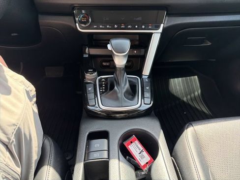 Certified 2023 Kia Seltos SX w/ SX Sunroof Package AWD/4WD image 19