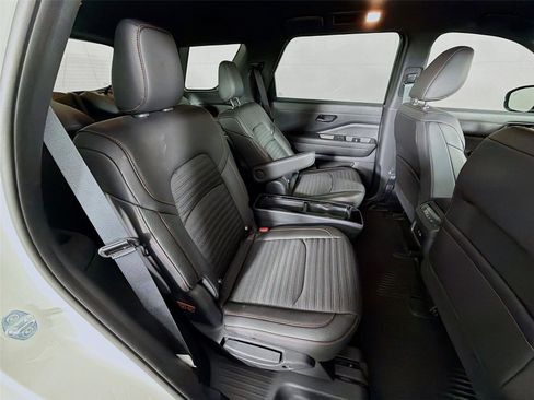 Used 2025 Nissan Pathfinder Rock Creek image 27