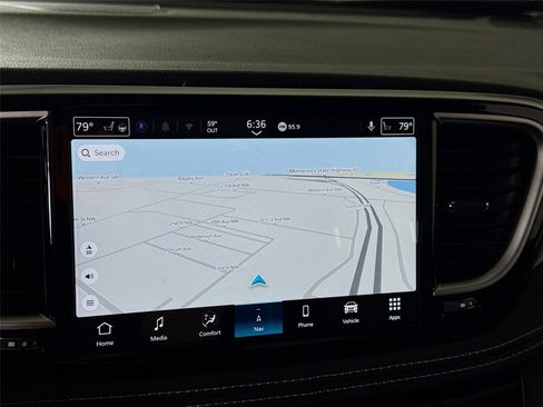 New 2026 Chrysler Pacifica Limited FWD image 7