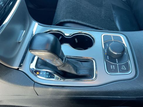 Used 2020 Jeep Grand Cherokee Limited AWD/4WD image 20